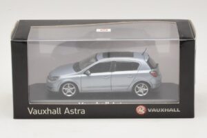 Vauxhall Astra H Sedan Bleu Clair Métallisé Minichamps 1:43 ASTRA007 Métal — image 4 sur 4