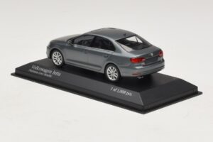 Volkswagen Jetta Mk6 Grey Metallic Minichamps 1:43 400059000 Métal — image 3 sur 4