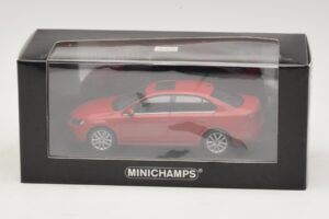 Volkswagen Jetta Mk6 Rouge Minichamps 1:43 400059001 Métal — image 4 sur 4