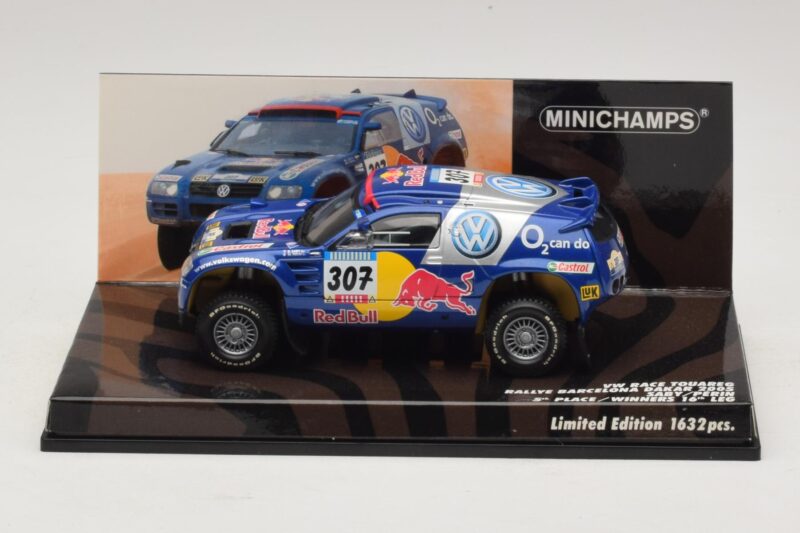 Volkswagen Race Touareg Red Bull #307 B. Saby / M. Perin Dakar Rally 2005 Minichamps 1:43 Volkswagen Race Touareg Red Bull #307 B. Saby / M. Perin Dakar Rally 2005 Minichamps 1:43 436055307 Métal