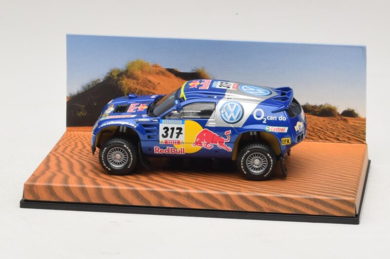 Volkswagen Race Touareg Red Bull #317 Édition Concessionnaire 2005 Minichamps 1:43 Volkswagen Race Touareg Red Bull #317 Édition Concessionnaire 2005 Minichamps 1:43 7LO099400PD317 Métal