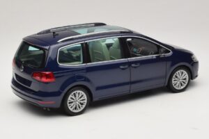 Volkswagen Sharan Blue Metallic Minichamps 1:18 110051000 Métal — image 3 sur 8