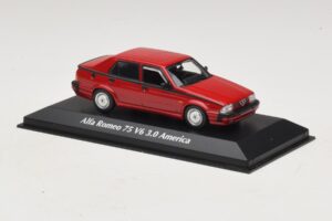 Alfa Romeo 75 V6 3.0 America Rouge Maxichamps 1:43 940120461 Métal — image 3 sur 5