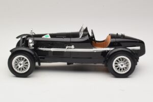 Alfa Romeo 8C Monza Noir Bburago 1:18 3014-P1 Métal — image 3 sur 6