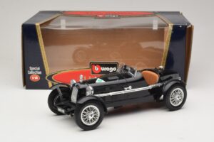 Alfa Romeo 8C Monza Noir Bburago 1:18 3014-P1 Métal — image 6 sur 6