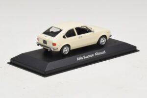 Alfa Romeo Alfasud Blanc Maxichamps 1:43 940120101 Métal — image 2 sur 5