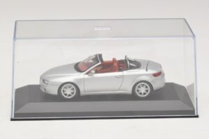 Alfa Romeo Giulia Spider Argent Minichamps 1:43 400120731 Métal — image 4 sur 5