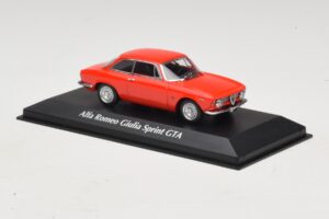Alfa Romeo Giulia Sprint GTA Rouge Maxichamps 1:43 940120440 Métal — image 3 sur 5
