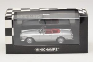 Alfa Romeo Spider 916 3.2 V6 24V Argent Minichamps 1:43 400120330 Métal — image 4 sur 5