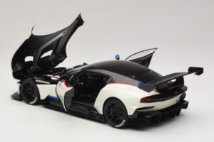 Aston Martin Vulcan Stratus White Avec Rayures Bleues et Rouges AUTOart 1:18 70261 Composite — image 5 sur 8