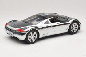 Audi Avus Quattro Chrome Silver Revell 1:18 08830 Métal — image 3 sur 8