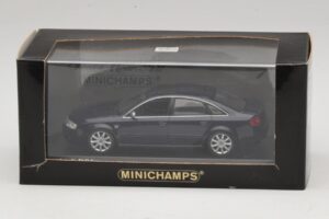 Audi RS6 C5 Bleu Métallisé Minichamps 1:43 400011702 Métal — image 5 sur 5