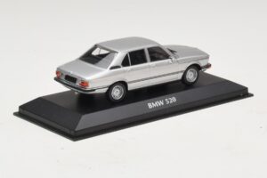 BMW 520 E12 Argent Maxichamps 1:43 940023000 Métal — image 2 sur 5