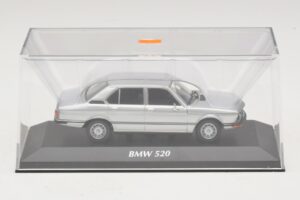 BMW 520 E12 Argent Maxichamps 1:43 940023000 Métal — image 4 sur 5
