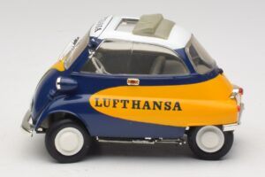 BMW Isetta 250 Lufthansa Revell 1:18 08926 Métal — image 4 sur 8