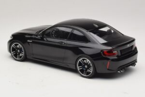 BMW M2 F87 Noir Métallisé Minichamps 1:18 155026100 Métal — image 5 sur 6