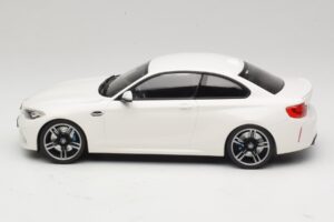 BMW M2 F87 Blanc Minichamps 1:18 155026104 Métal — image 3 sur 6
