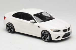 BMW M2 F87 Blanc Minichamps 1:18 155026104 Métal — image 4 sur 6