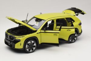 BMW XM G09 Jaune Minichamps 1:18 110023302 Métal — image 2 sur 8