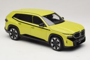 BMW XM G09 Jaune Minichamps 1:18 110023302 Métal — image 6 sur 8