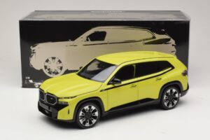 BMW XM G09 Jaune Minichamps 1:18 110023302 Métal — image 8 sur 8