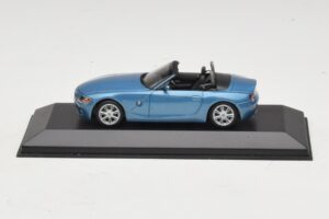BMW Z4 E85 Bleu Clair Métallisé Boîte De Remplacement Minichamps 1:43 80420144054-R1 Métal