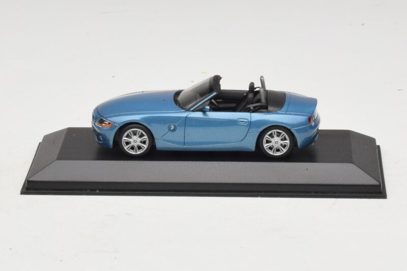 BMW Z4 E85 Bleu Clair Métallisé Boîte De Remplacement Minichamps 1:43 80420144054-R1 Métal