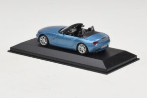 BMW Z4 E85 Bleu Clair Métallisé Boîte De Remplacement Minichamps 1:43 80420144054-R1 Métal — image 3 sur 5