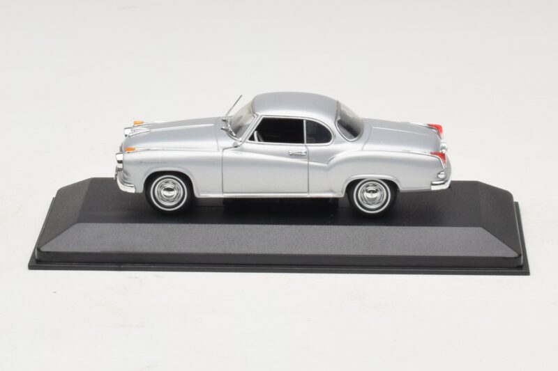 Borgward Isabella Coupé Argent Minichamps 1:43 400096031 Métal