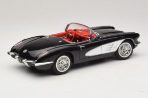 Chevrolet Corvette C1 Tuxedo Black AUTOart 1:18 71142 Métal — image 3 sur 8