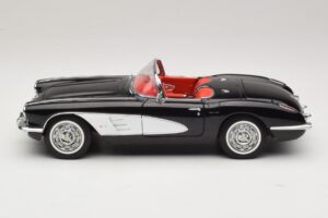 Chevrolet Corvette C1 Tuxedo Black AUTOart 1:18 71142 Métal — image 4 sur 8