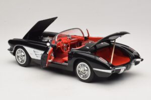 Chevrolet Corvette C1 Tuxedo Black AUTOart 1:18 71142 Métal — image 5 sur 8