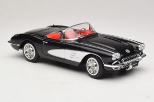 Chevrolet Corvette C1 Tuxedo Black AUTOart 1:18 71142 Métal — image 6 sur 8