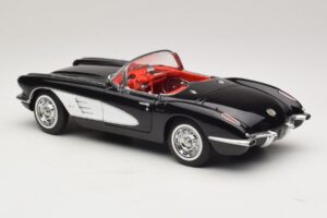 Chevrolet Corvette C1 Tuxedo Black AUTOart 1:18 71142 Métal — image 7 sur 8