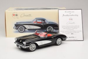 Chevrolet Corvette C1 Tuxedo Black AUTOart 1:18 71142 Métal — image 8 sur 8