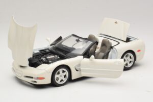 Chevrolet Corvette C5 Cabriolet Blanc Bburago 1:18 3076-P1 Métal — image 2 sur 8
