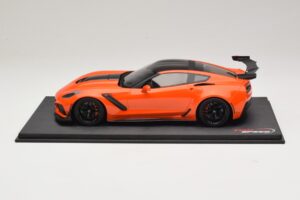 Chevrolet Corvette C7 ZR-1 High Voltage Tint TopSpeed 1:18 TS0147 Résine — image 3 sur 6