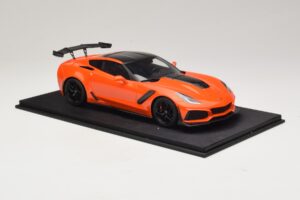 Chevrolet Corvette C7 ZR-1 High Voltage Tint TopSpeed 1:18 TS0147 Résine — image 4 sur 6