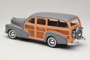 Chevrolet Fleetmaster Woody Gris Maisto 1:18 31854 Métal — image 7 sur 8
