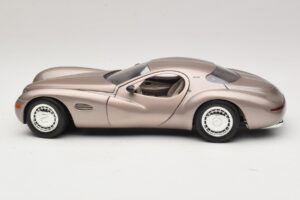 Chrysler Atlantic Beige Guiloy 1:18 68570 Métal — image 4 sur 8
