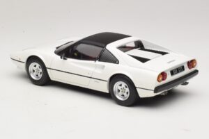 Ferrari 308 GTS Blanc MCG 1:18 MCG18664 Métal — image 5 sur 6
