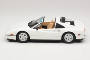 Ferrari 328 GTS US Version Blanc KK-Scale 1:18 KKDC181703 Métal — image 4 sur 7
