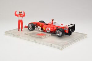 Ferrari F2004 #1 M. Schumacher F1 World Champion 2004 Avec Combinaison De Course Hot Wheels 1:18 B66221 Métal — image 5 sur 6