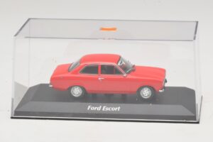Ford Escort Mk1 Rouge Maxichamps 1:43 940081001 Métal — image 4 sur 5