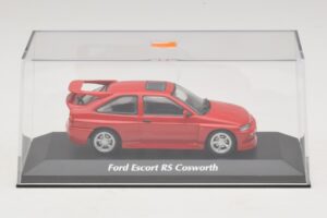 Ford Escort RS Cosworth Rouge Maxichamps 1:43 940082100 Métal — image 4 sur 5