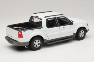 Ford Explorer Sport Trac Blanc Maisto 1:18 36891 Métal — image 3 sur 8