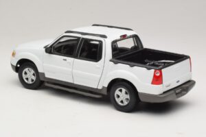 Ford Explorer Sport Trac Blanc Maisto 1:18 36891 Métal — image 7 sur 8