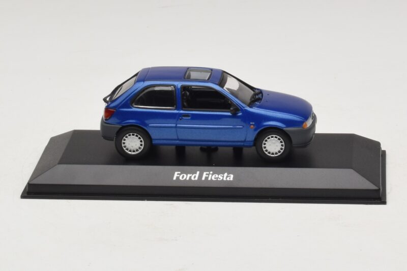 Ford Fiesta Mk4 Bleu Métallisé Maxichamps 1:43 940085061 Métal