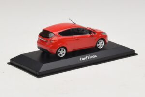 Ford Fiesta Mk7 Rouge Maxichamps 1:43 940088000 Métal — image 2 sur 5