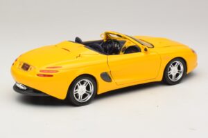 Ford Mustang Mach III Cabriolet Jaune Maisto 1:18 32815 Métal — image 3 sur 8